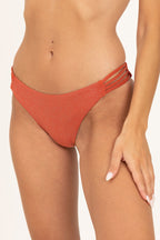 Slip con stringhe glitter